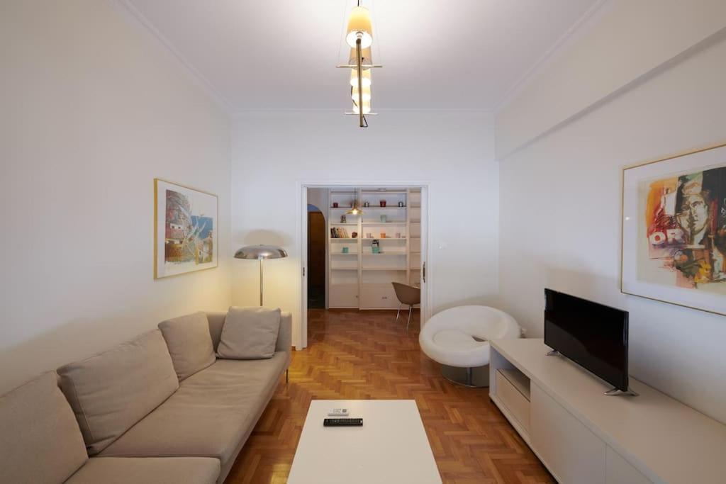 Apartment In The Heart Of The City Афины Экстерьер фото